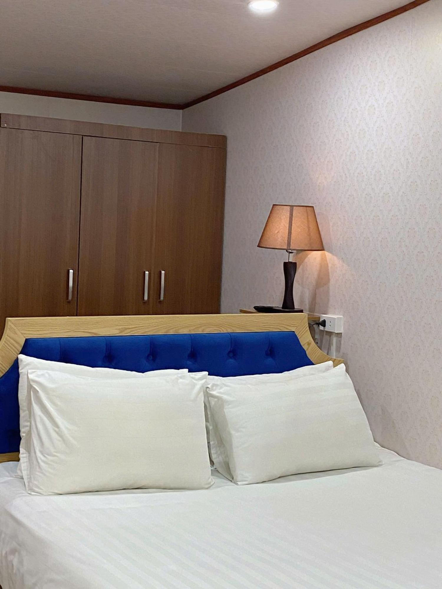 La Renta Premier Hotel & Spa Hanoi Exteriör bild